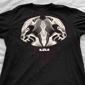LeBron James Nike shirt large